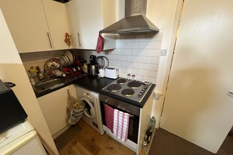 Property to rent, All Seasons,, E11