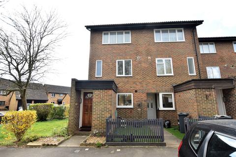 17 Beagle Close, Feltham, TW13 7DJ