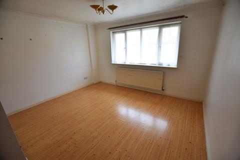 17 Beagle Close, Feltham, TW13 7DJ