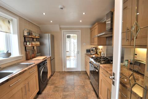 38 Crummock Gardens, Beith, KA15 2HD