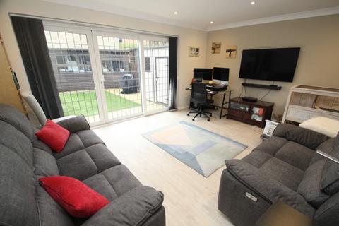 7 Aylesham Road, Orpington, BR6 0TX