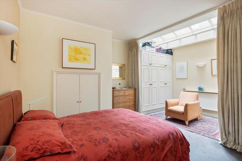 3 bedroom flat for sale - Davies Street, Mayfair, London, W1K