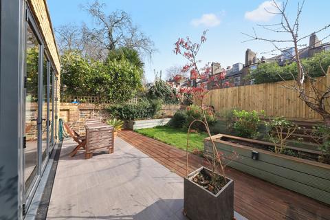 42a Alkham Road, London, N16 7AA