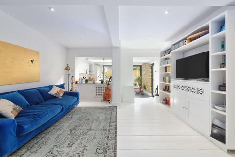 42a Alkham Road, London, N16 7AA