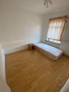 2 bedroom terraced house to rent - South Street, Stoke-on-Trent ST6