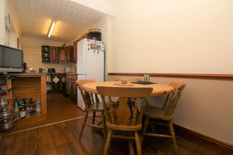 12 Borrowdale Avenue, Fleetwood, FY7 7LF