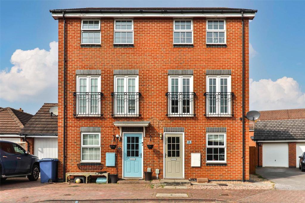Stubbs Close Brough East Riding Of Yorkshi HU15 3 Bed Semi detached House 225 000