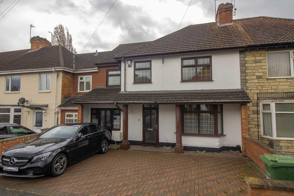 Queen Street, Oadby, Leicester, LE2 4 bed semidetached house £379,950