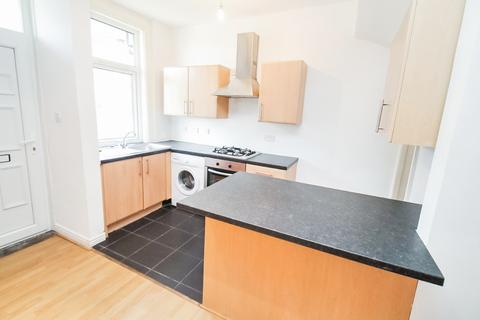 3 bedroom terraced house to rent, BILLS INCLUDED - Stanmore View, Burley, Leeds, LS4