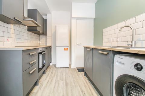 undefined, BILLS INCLUDED - Quarry Mount Terrace, Woodhouse, Leeds, LS6