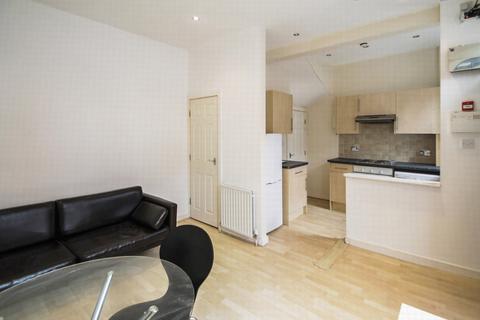 BILLS INCLUDED - Autumn Place, Hyde Park, Leeds, LS6