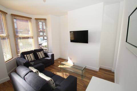 undefined, BILLS INCLUDED - Norwood Terrace, Hyde Park, Leeds, LS6