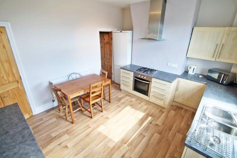 4 bedroom terraced house to rent, BILLS INCLUDED - Meanwood Road, Meanwood, LS6