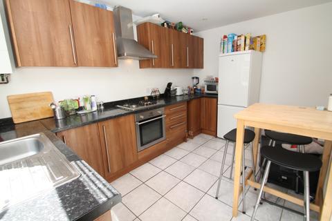 3 bedroom terraced house to rent, BILLS INCLUDED - Thornville Place, Hyde Park, Leeds, LS6