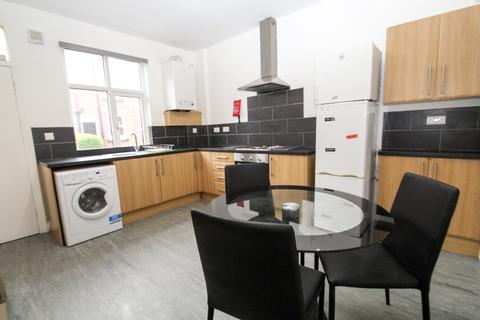 4 bedroom terraced house to rent - ALL BILLS INCLUDED -  Hessle Terrace, Hyde Park