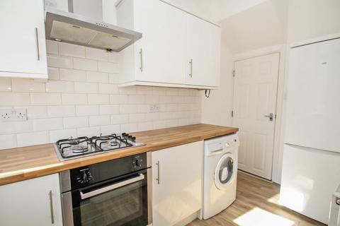 3 bedroom terraced house to rent, Haddon Avenue, Burley, Leeds, LS4