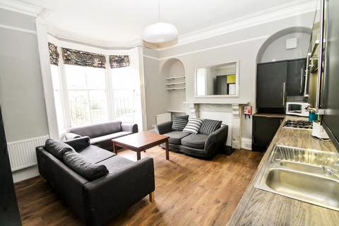 6 bedroom end of terrace house to rent, BILLS INCLUDED - Hyde Park Terrace, Hyde Park, Leeds, LS6 1BJ