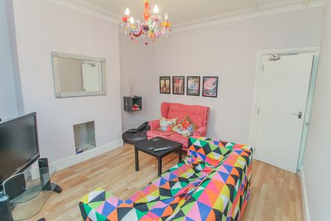 undefined, BILLS INCLUDED - Burley Lodge Terrace, Hyde Park, Leeds, LS6