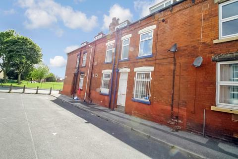 4 bedroom terraced house to rent, BILLS INCLUDED - Spring Grove View, Hyde Park, Leeds, LS6