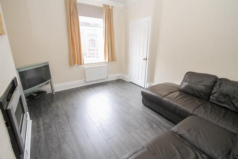 4 bedroom terraced house to rent, BILLS INCLUDED - Spring Grove View, Hyde Park, Leeds, LS6