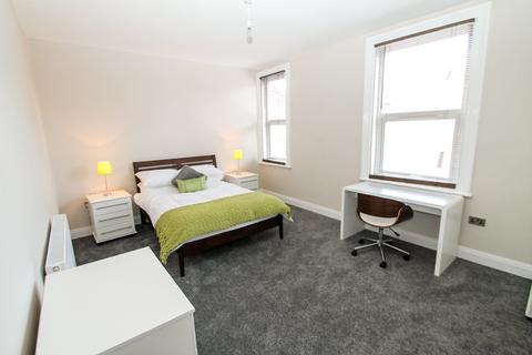 undefined, BILLS INCLUDED -  Carberry Road, Hyde Park, Leeds, LS6