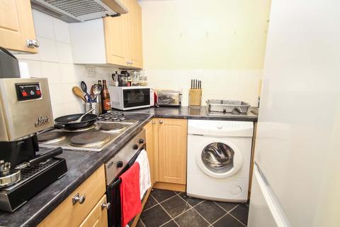 1 bedroom flat to rent, Brudenell Mount, Hyde Park, Leeds, LS6