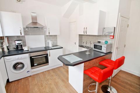 undefined, BILLS INCLUDED - Kings Avenue, Hyde Park, Leeds, LS6