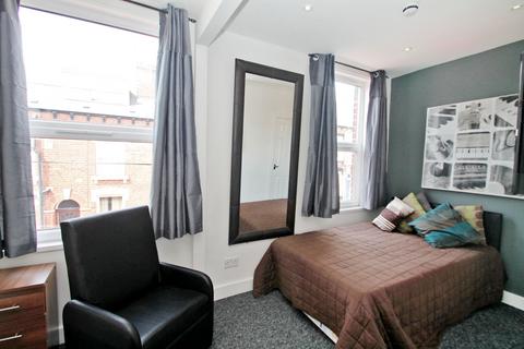 undefined, BILLS INCLUDED - Kings Avenue, Hyde Park, Leeds, LS6