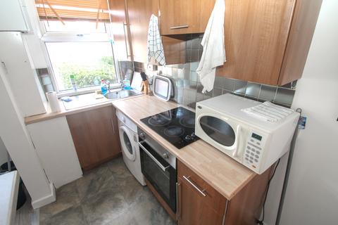 4 bedroom terraced house to rent, BILLS INCLUDED - Lumley Avenue, Burley, Leeds, LS4