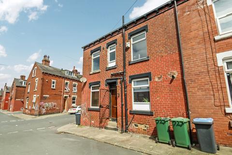 4 bedroom terraced house to rent, BILLS INCLUDED - Harold Avenue, Hyde Park, Leeds, LS6