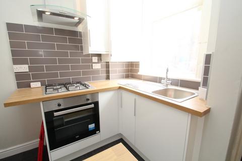 3 bedroom terraced house to rent, BILLS INCLUDED - Kelsall Terrace, Hyde Park, Leeds, LS6