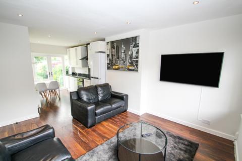 4 bedroom semi-detached house to rent, BILLS INCLUDED - St Annes Drive, Burley, Leeds, LS4