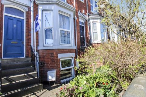 6 bedroom terraced house to rent, BILLS INCLUDED - Cliff Mount, Woodhouse, Leeds, LS6