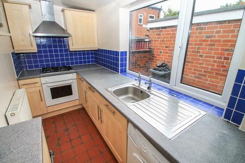 BILLS INCLUDED- Carberry Place, Hyde Park, Leeds, LS6