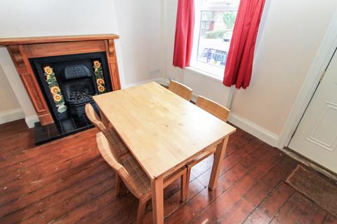 3 bedroom terraced house to rent, BILLS INCLUDED- Carberry Place, Hyde Park, Leeds, LS6