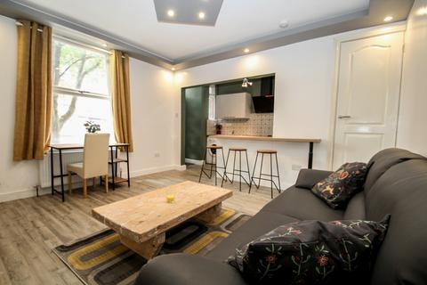 undefined, BILLS INCLUDED - Quarry Mount Place, Woodhouse, Leeds, LS6