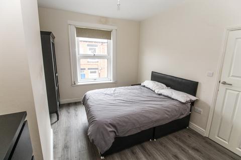 1 bedroom end of terrace house to rent, Autumn Grove, Hyde Park, Leeds, LS6