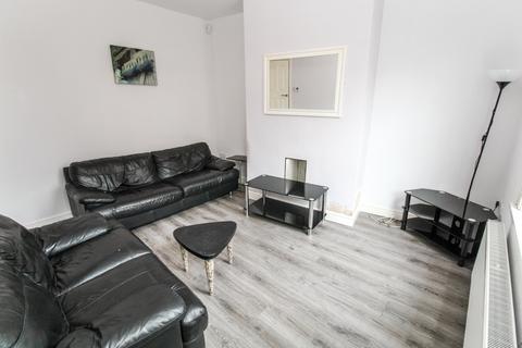 1 bedroom end of terrace house to rent, Autumn Grove, Hyde Park, Leeds, LS6