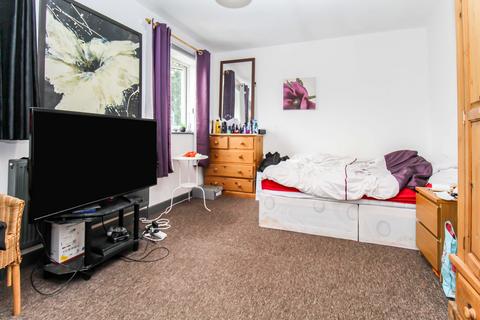 4 bedroom end of terrace house to rent, Canterbury Drive, Headingley, Leeds, LS6