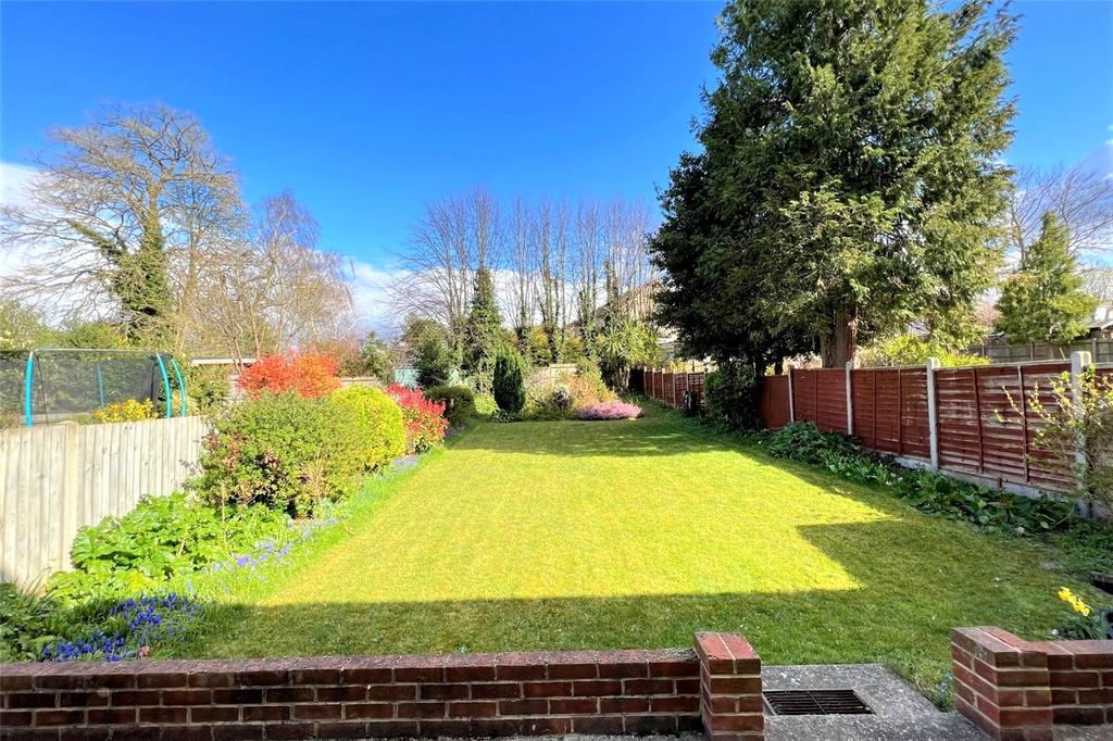 Boundary Road, Wallington, SM6 3 bed semidetached house £650,000
