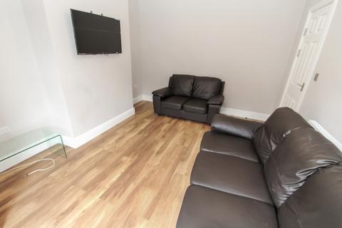 4 bedroom terraced house to rent, BILLS INCLUSIVE - Archery Place, Woodhouse, Leeds, LS6