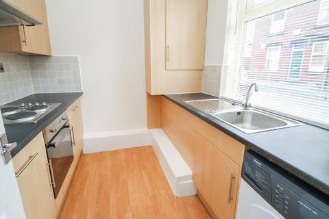 2 bedroom terraced house to rent, Autumn Street, Hyde Park, Leeds, LS6