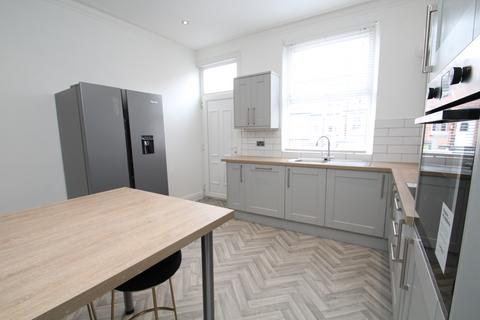 undefined, BILLS INCLUDED - Grimthorpe Terrace, Headingley, Leeds, LS6