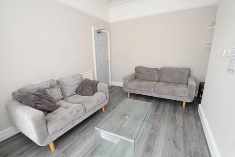 undefined, BILLS INCLUDED - Grimthorpe Terrace, Headingley, Leeds, LS6