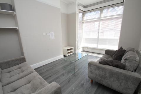 undefined, BILLS INCLUDED - Grimthorpe Terrace, Headingley, Leeds, LS6