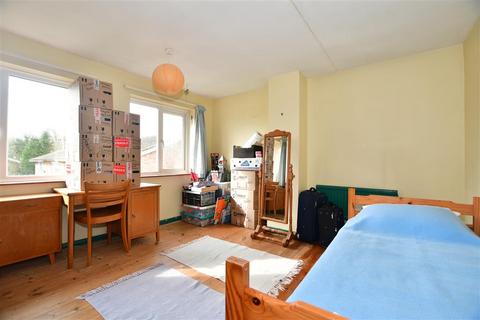 63 Bathurst Road, Staplehurst, Tonbridge, TN12 0LQ