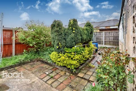 25 Gatehope Drive, South Ockendon, RM15 5HS