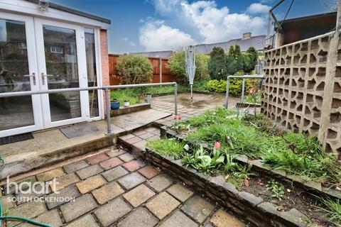25 Gatehope Drive, South Ockendon, RM15 5HS