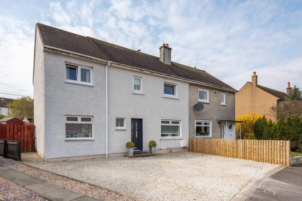 Fairweather Place, Newton Mearns 3 bed semidetached villa £229,000