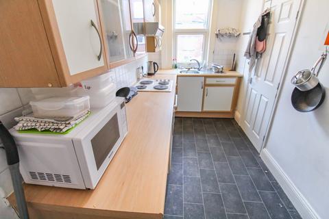 4 bedroom terraced house to rent, BILLS INCLUDED - Royal Park Terrace, Hyde Park, Leeds, LS6